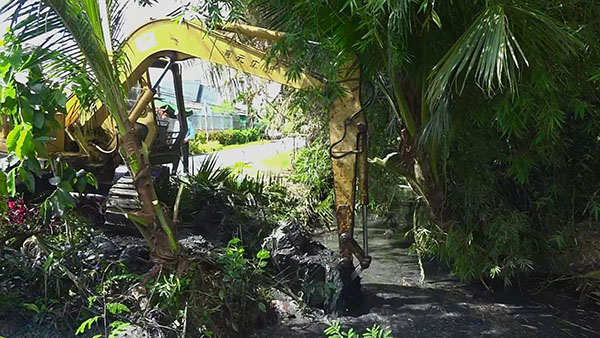 Xã Vĩnh Bình thực hiện nạo vét tuyến kênh cặp đường 12B